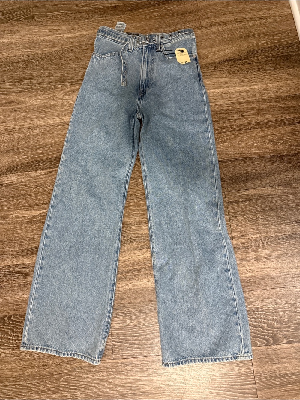 NWT Levi's Women's Light Wash High-Rise Wide Leg Jeans